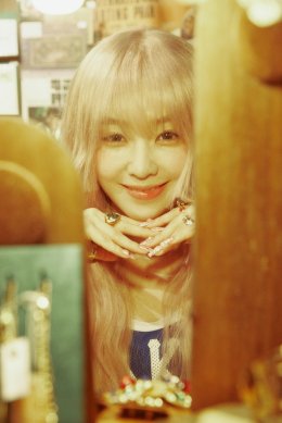 IRENE (ไอรีน) ผลิบานในฐานะศิลปินเดี่ยวอย่างงดงาม ด้วยมินิอัลบั้มชุดแรก 'Like A Flower' ยอดจำหน่ายวันแรกทะลุกว่า 2.5 แสนชุด และติดอันดับ 1 บนชาร์ต iTunes Top Albums กว่า 21 ภูมิภาคทั่วโลก